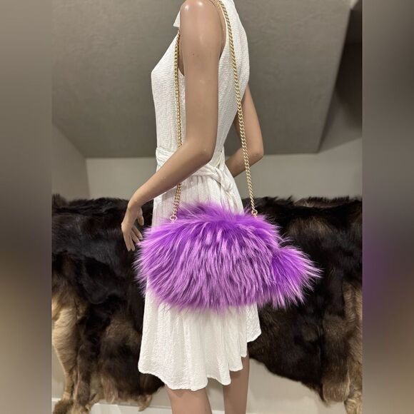 Lilac Handmade Dyed Finn Raccoon Fur Camera Bag/Crossbody & Fur Pompom Charm - Picture 5 of 17